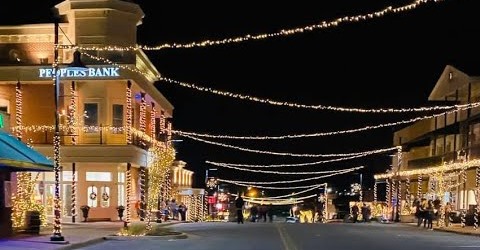 Main Street in Clifton Awarded by Chamber for Best Christmas Decor 2020